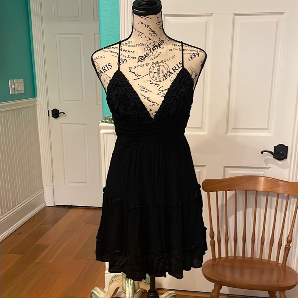 Illa Illa Elegant Black Halter Dress